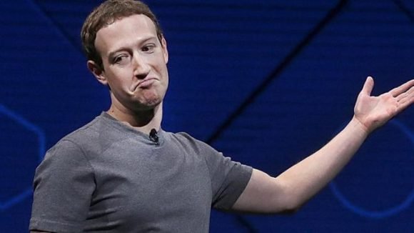 Mark Zuckerberg pone fecha de caducidad a los smartphones y dice que el futuro son las gafas inteligentes