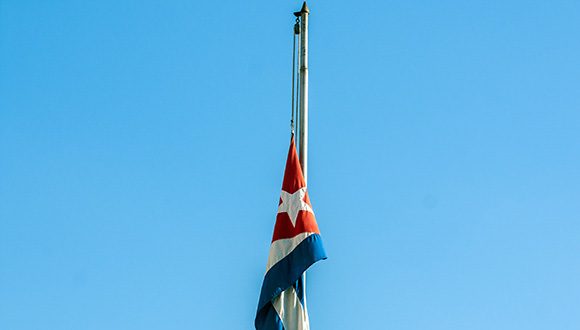 Presidente de la República declara duelo oficial por muerte del líder laosiano Khamtay Siphandone