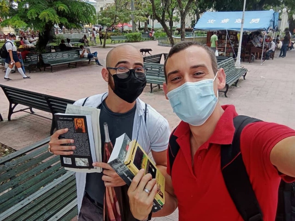 La Tira de los Lectores: Libros cubanos