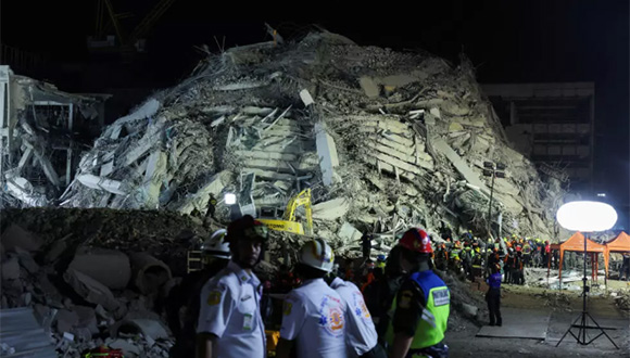 Nuevo balance de autoridades birmanas eleva a más de 1 000 la cifra de muertos por terremoto del viernes