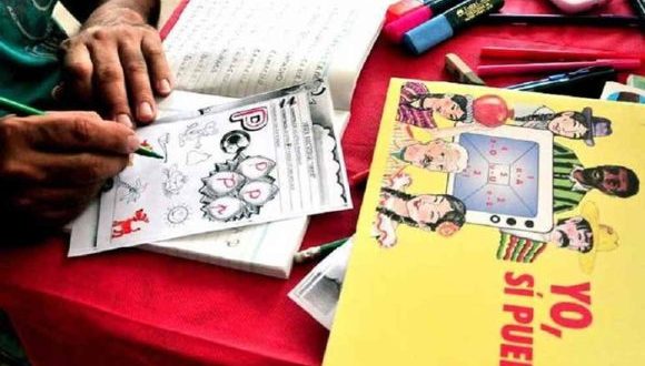 Honduras avanza hacia la libertad educativa con método cubano