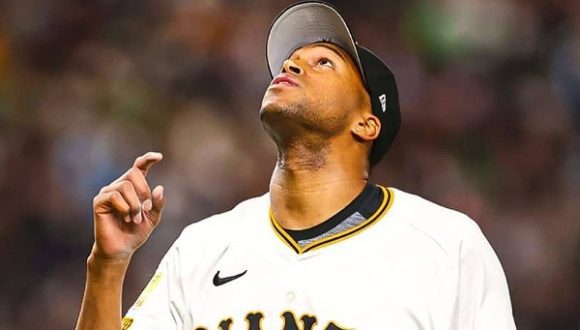 Cubano Raidel Martínez acumula tres salvamentos esta temporada en Japón